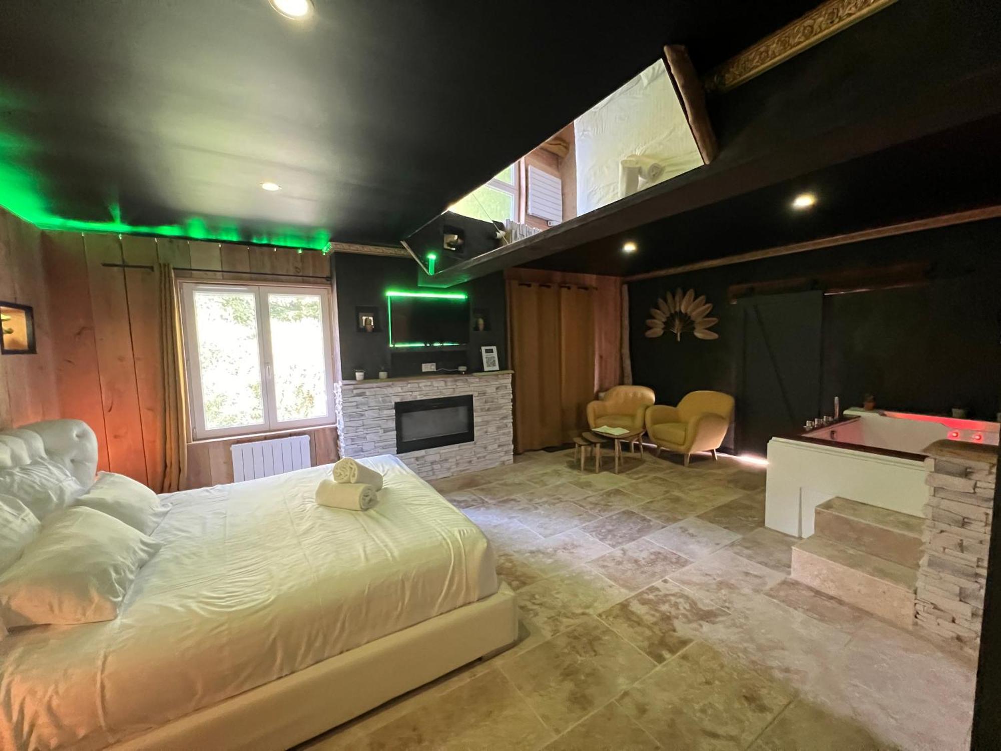 Le Lodge Des Charmes 5 Etoiles Leves Luaran gambar
