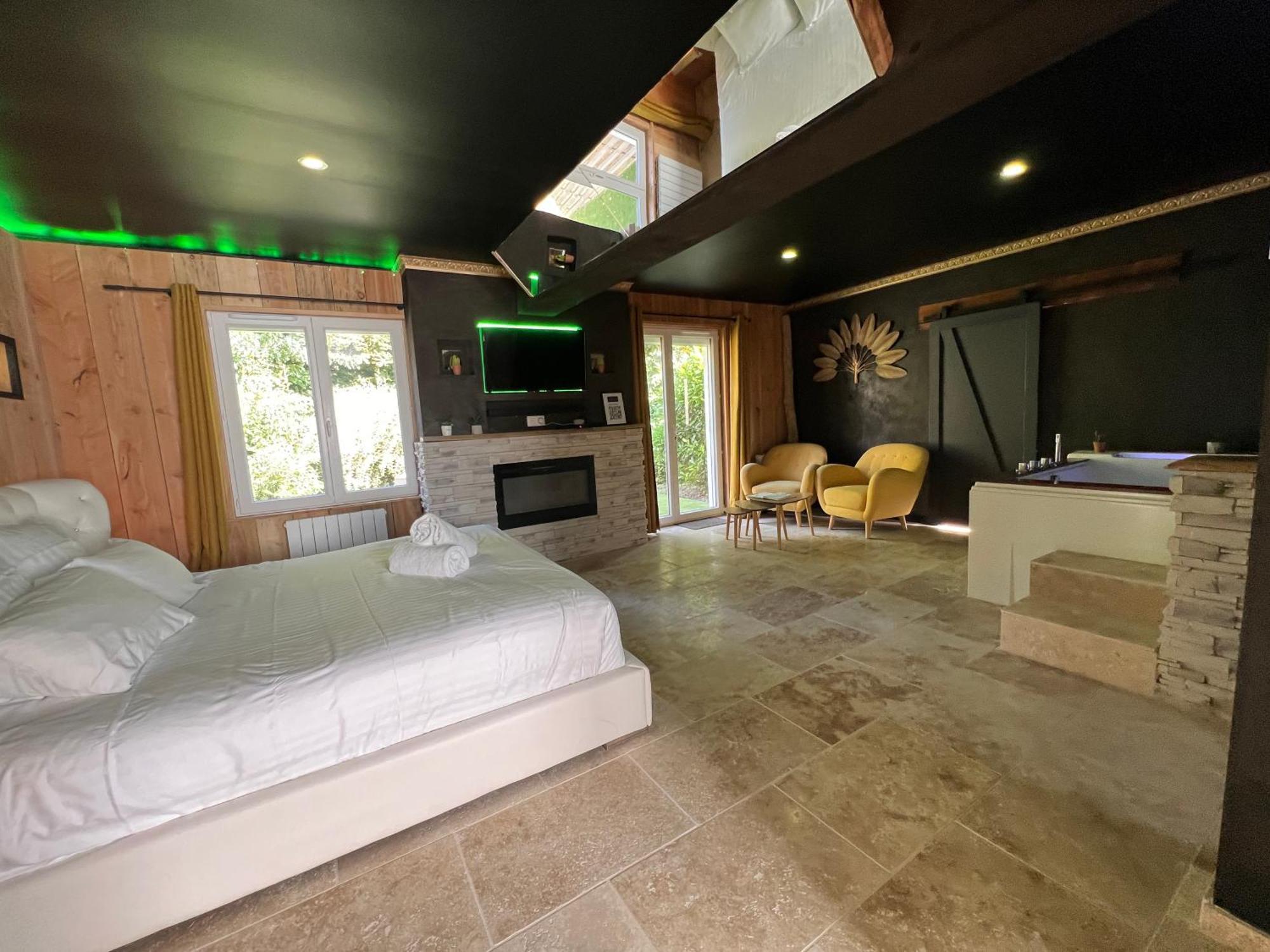 Le Lodge Des Charmes 5 Etoiles Leves Luaran gambar