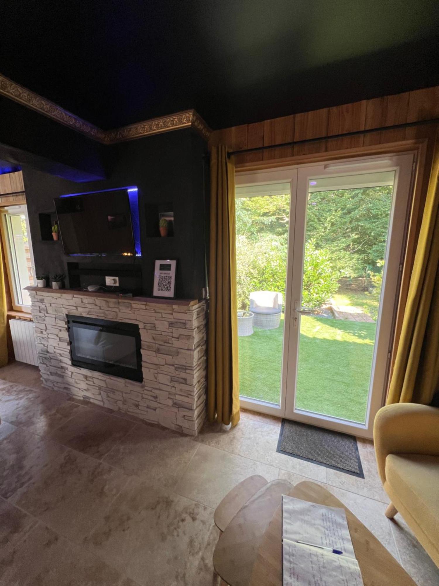 Le Lodge Des Charmes 5 Etoiles Leves Luaran gambar
